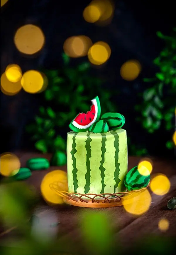 تزیین کیک شب یلدا برای مدرسه