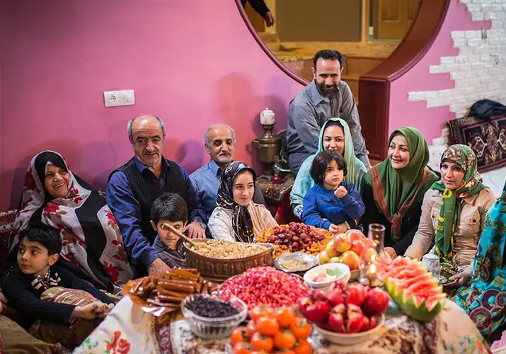 آئین‌هایی به وسعت باهم بودن؛ از فال «چل سرو» تا هدیه از پشت‌بام همسایه