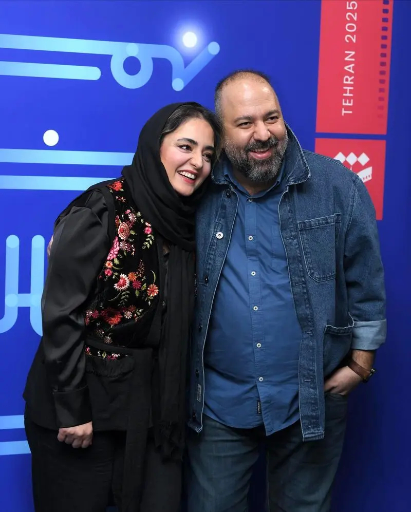 نرگس محمدی به همراه همسرش علی اوجی و فریبا نادری در جشنواره فیلم شهر
