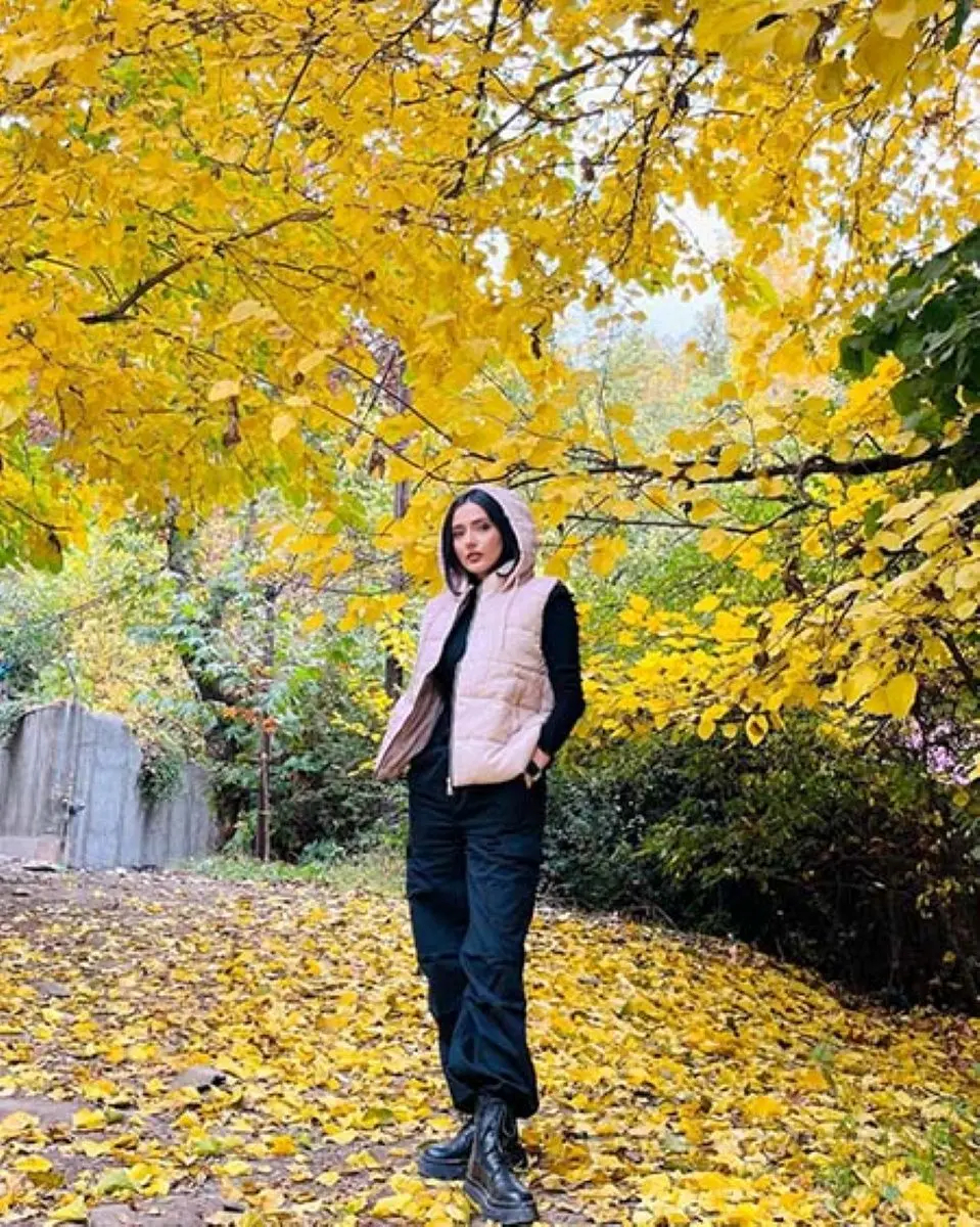 بیوگرافی نورا محقق2