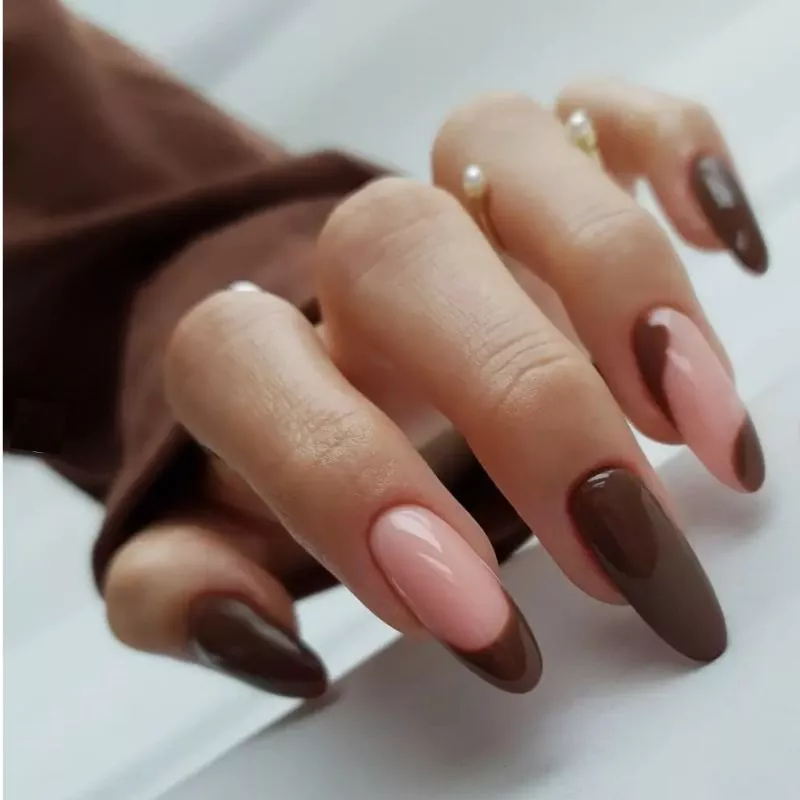 مدل ناخن فرنچ قهوه ای