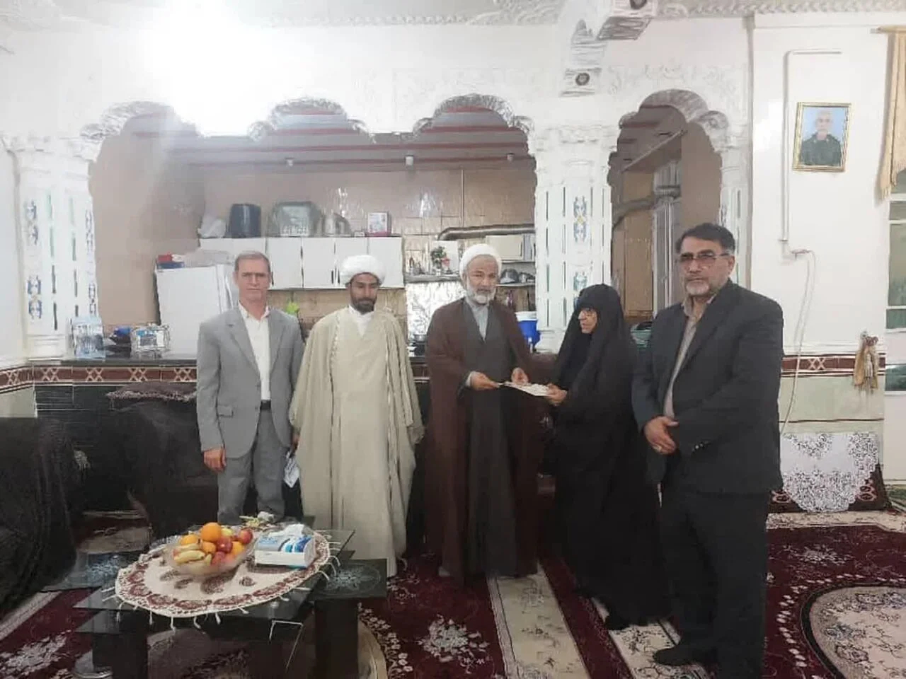 امام جمعه دشتستان با همسر آزاده شهید «محمد محمدی» دیدار کرد