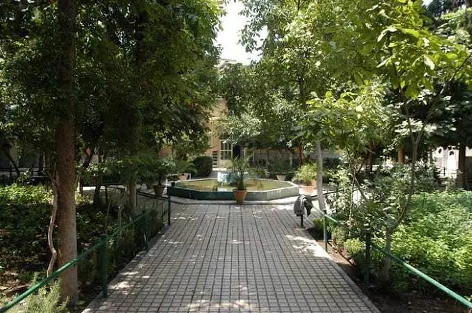 مدرسه شیخ عبدالحسین