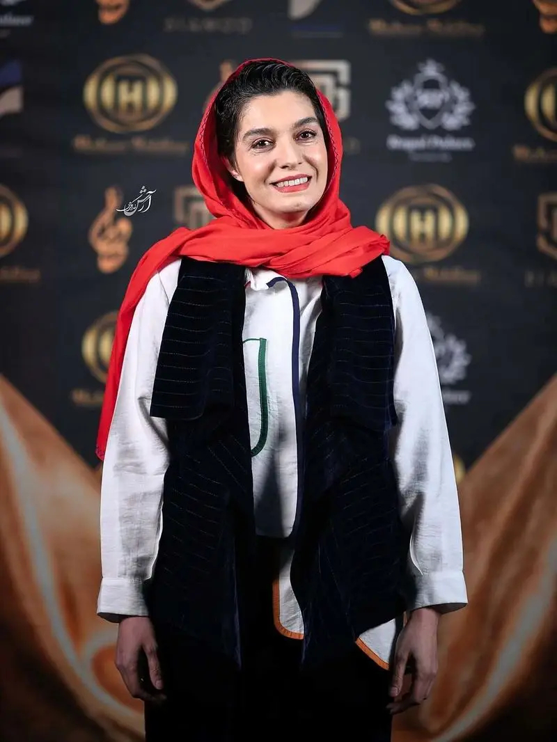 الیکا عبدالرزاقی، بازیگر سینما، تئاتر و تلویزیون و کارگردان تئاتر