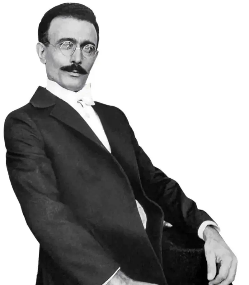 پرویز پورحسینی در هزار دستان