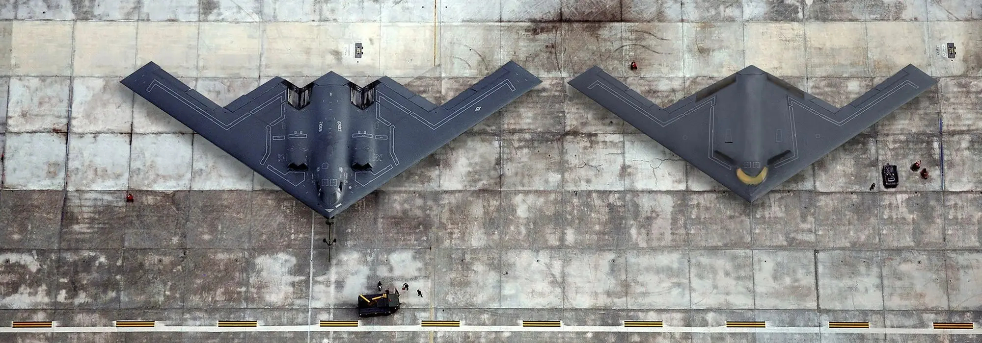 بمب‌افکن‌های پنهانکار B-21 Raider و B-2 Spirit