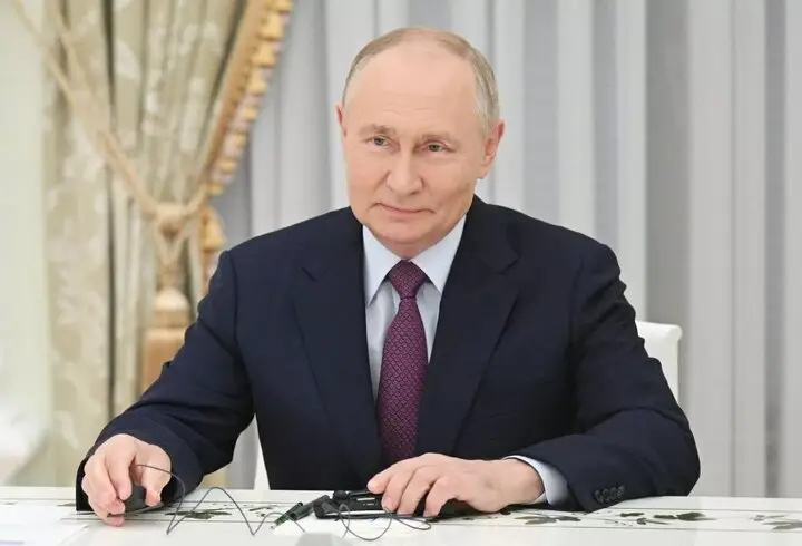 6343941