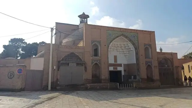 نفوذ رطوبت به دو اثر شاخص سمنان