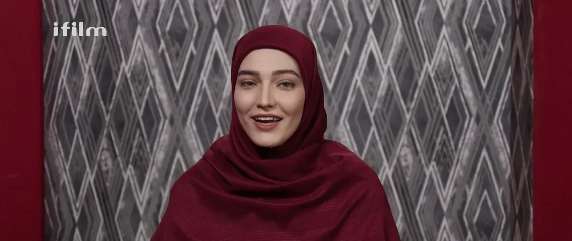 هانیه مومنیان مجری