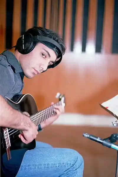 شادمهر عقیلی