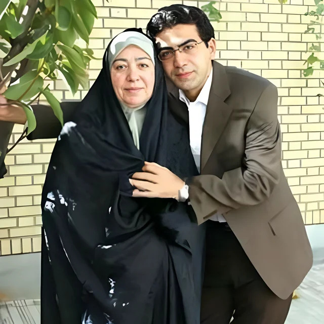 فرزاد حسنی