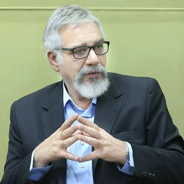 فخرالدین صدیق شریف در اسامی بازیگران سریال آبی مثل دریا