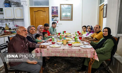 راز کم‌رنگ شدن دورهمی‌های خانوادگی؛ آیا سنتی در شرف فراموشی است؟