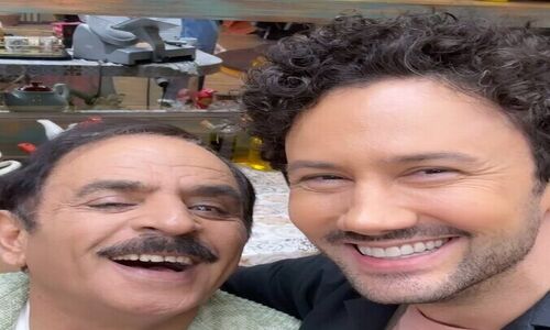 ویدیو | دلبری عمو رشید از شاهرخ استخری در پشت صحنه برنامه جوکر عجب سمی شد