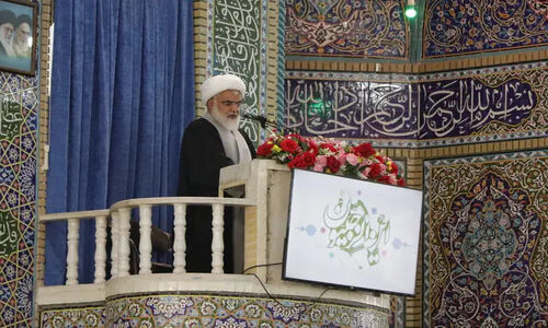 خطیب موقت جمعه کرمان: گرانی قابل کنترل است، دولت و ملت دست به دست هم دهند!