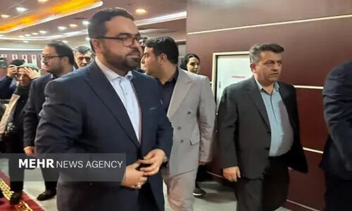 جشن باشکوه یلدایی خانواده زندانیان پاکدشت؛ وعده‌های امیدبخش از مسئولان به گوش رسید