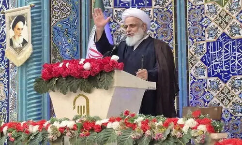 امام جمعه آبیک: فشار گرانی بر مردم به حدی رسیده که دیگر تاب تحمل ندارد!