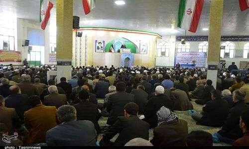امام جمعه موقت زاهدان هشدار داد: جنگ امروز، نبرد هویت نسل جوان است!