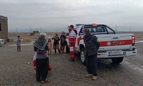 ۲۷۰ امدادگر هلال‌احمر با قدرت در مناطق جنوبی کرمان به میدان آمدند؛ بدون حتی یک تلفات جانی!