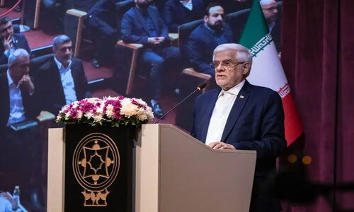 عارف هشدار داد: تورم تصمیم‌گیری‌ها، راه فساد در بازار سرمایه را باز می‌کند!