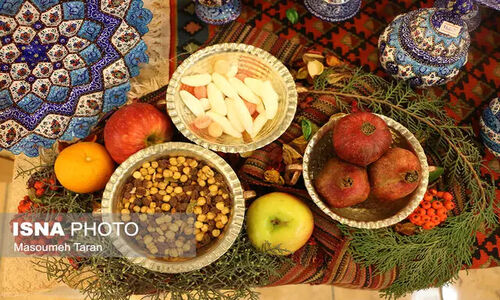 شب یلدا ۱۴۰۲؛ از دورهمی‌های ساده تا تجملاتی که خانواده‌ها را در تردید فرو برد!