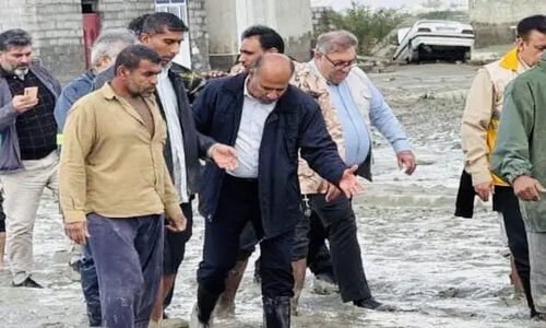 تلاش بی‌وقفه برای تسریع امدادرسانی به سیل‌زدگان سیریک و جاسک؛ وعده‌های نماینده مجلس برای جبران خسارت‌ها