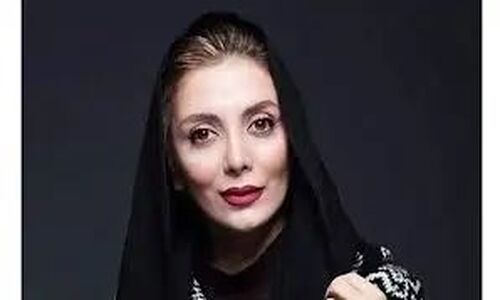 رویا میرعلمی با کت‌وشلوار سبز تیره؛ استایلی جسورانه و موقر در اکران «سینما شهر قصه»