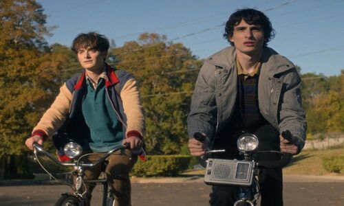 بازیگران Stranger Things از رازهای شوکه‌کننده بخش دوم فصل پایانی رونمایی کردند