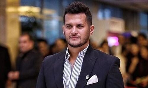 دیدار  غیرمنتظره  سیاوش خیرابی با همبازی ۱۲ سال پیش در مراسم ختم پدرش + فیلم