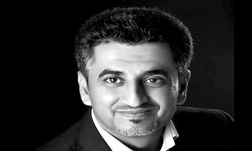 چرا شعر سپید به کوتاهی می‌گراید؟ شاعر برجسته جنوب رازها را فاش می‌کند
