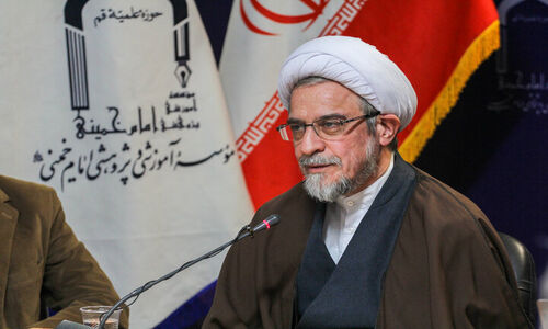 چگونه انقلاب اسلامی در دل تاریکی‌های جهان، شعله احیای دین را روشن کرد؟