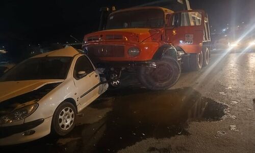 برخورد کامیون با ۶ خودرو در شیراز ۵ مصدوم بر جا گذاشت
