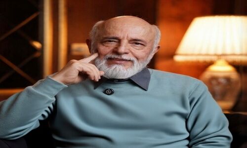 (ویدیو) دکتر علیرضا آزمندیان روانشناس معروف ایران: با گدای چشم و دل سیر بگرد ولی با پولدار گدا صفت نه…