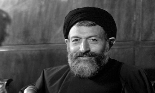 لحظه‌ای تاریخی در سال ۵۹: حضور شهید بهشتی و ابوالحسن بنی‌صدر در مجلس که کمتر دیده‌اید!