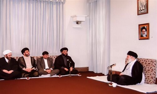 نامه تأثرانگیز شهید نصرالله به رهبر انقلاب پس از رحلت آیت‌الله اراکی؛ درخواست اعلام مرجعیت رسمی