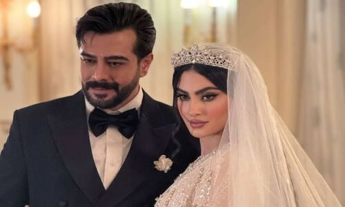 کارت عروسی مریم مومن و سهیل قاصدی با گیفتی شگفت‌انگیز که همه را مجذوب کرد!