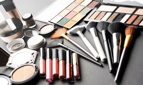 واکنش‌های آلرژیک به محصولات آرایشی؛ وقتی زیبایی به قیمت التهاب پوست تمام می‌شود!