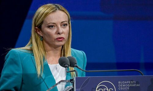 ملونی فریاد زد: اروپا باید خود را مسلح کند و به آمریکا تکیه نکند!