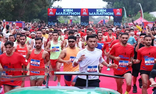 ماراتن کیش چگونه با چند عکس جنجالی، فرصتی طلایی را از دست داد؟