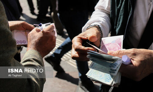 شوک به بازار ارز؛ دلار با اختلاف ۲۰۰۰ تومانی در کف قیمت معامله شد!