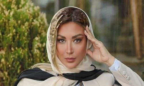 عکس | نگاهی به گلدان مدل عتیقه و زیرخاکی مینا مختاری روی میز ناهارخوری / عجب سلیقه محشری داره همسر بهرام رادان