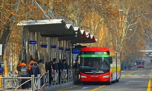 حمل و نقل عمومی کاشان فردا و پس فردا برای بانوان رایگان است
