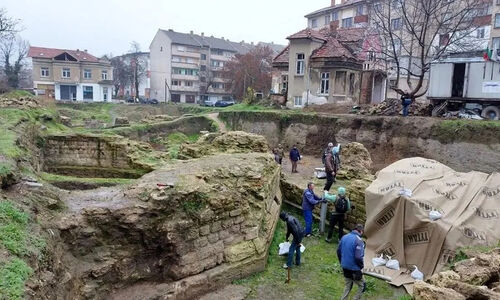 «حلقه ازدواج طلایی» بعد از ۱۸۰۰ سال در ویرانه‌های روم باستان پیدا شد