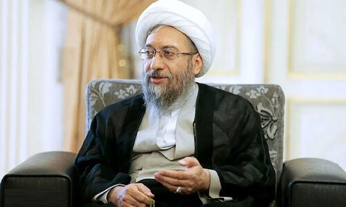 آملی لاریجانی بی‌ خبر از پخش‌ زنده؛ افشاگری درباره یک بانک انجام داد/ ویدئو