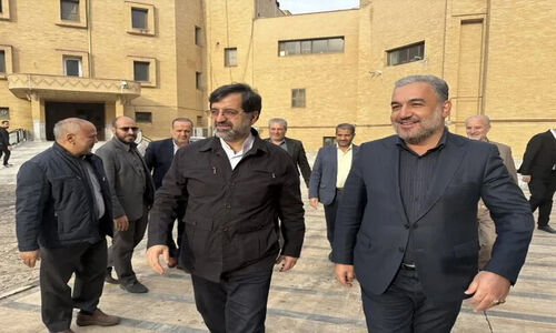نیروگاه خورشیدی ۱۰۰ کیلوواتی قم در کمتر از یک ماه به بهره‌برداری رسید؛ گام مهم دولت در انرژی‌های تجدیدپذیر