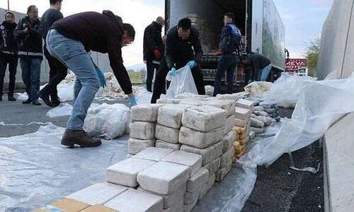 کشف ۴۹ کیلو مواد مخدر در جعبه‌های تلویزیون در غرب تهران؛ قاچاقچیان چگونه فریب دادند؟
