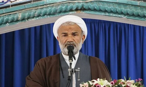امام جمعه دشتستان: نبرد ناپیدای دشمن با هویت دینی و عفاف را جدی بگیریم!