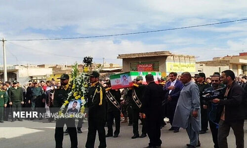 زاهدان در سکوتی پرشور، پیکر شهید امنیت منطقه لار را بدرقه کرد