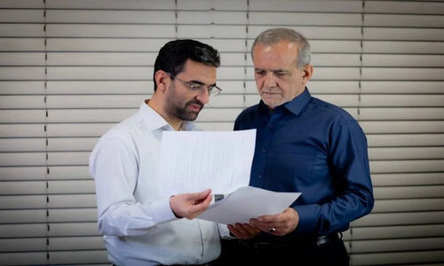 آذری جهرمی خواستار اجرای قانون تابعیت فرزندان برای همه اعضای هیئت دولت شد
