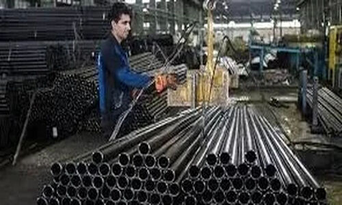دلار افسارگسیخته چگونه صنعت ایران را زمین‌گیر کرد؟